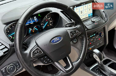 Внедорожник / Кроссовер Ford Escape 2019 в 