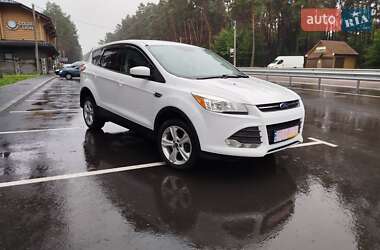 Внедорожник / Кроссовер Ford Escape 2016 в 