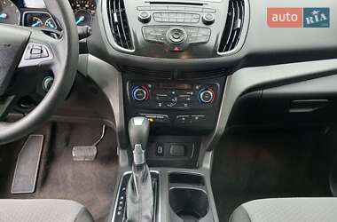 Внедорожник / Кроссовер Ford Escape 2016 в 