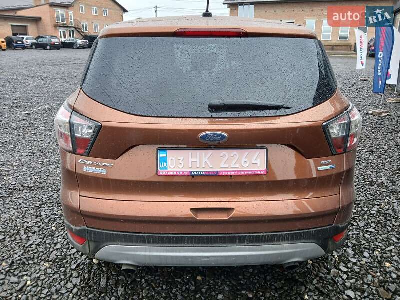 Внедорожник / Кроссовер Ford Escape 2016 в Луцке