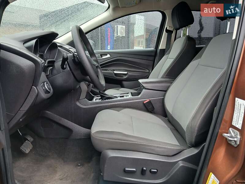 Внедорожник / Кроссовер Ford Escape 2016 в Луцке