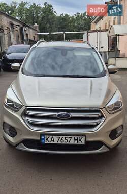 Внедорожник / Кроссовер Ford Escape 2017 в Киеве