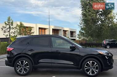Внедорожник / Кроссовер Ford Escape 2022 в 