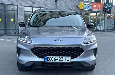 Позашляховик / Кросовер Ford Escape 2021 в 