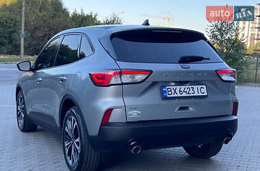 Позашляховик / Кросовер Ford Escape 2021 в 