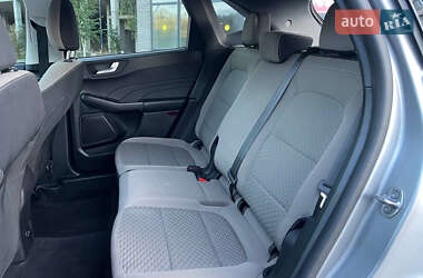 Позашляховик / Кросовер Ford Escape 2021 в 
