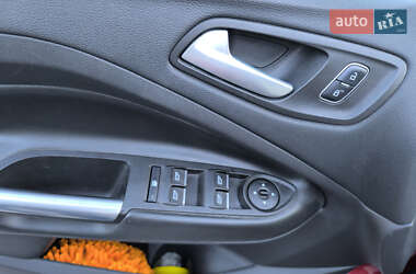 Внедорожник / Кроссовер Ford Escape 2016 в 