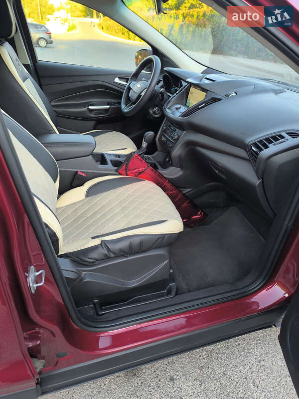 Внедорожник / Кроссовер Ford Escape 2016 в Днепре