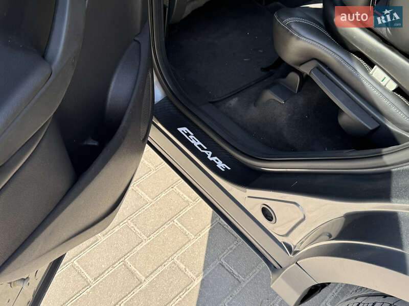 Внедорожник / Кроссовер Ford Escape 2013 в Тернополе