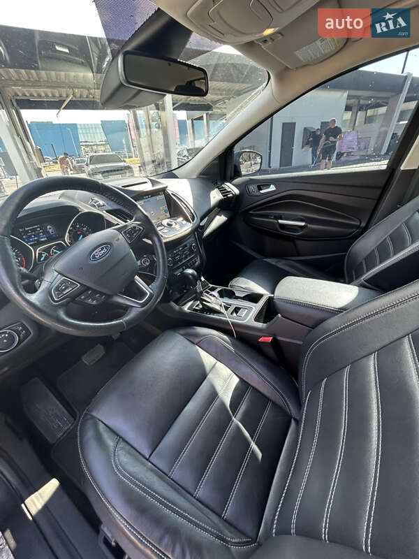 Позашляховик / Кросовер Ford Escape 2017 в Києві