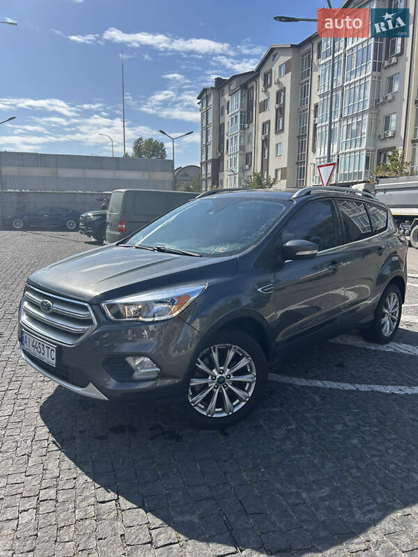 Позашляховик / Кросовер Ford Escape 2017 в Києві