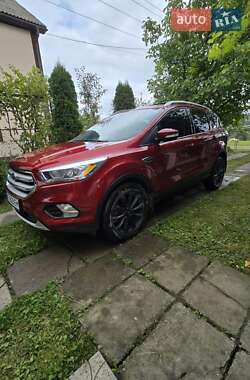 Внедорожник / Кроссовер Ford Escape 2016 в 