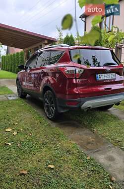 Внедорожник / Кроссовер Ford Escape 2016 в 