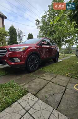 Внедорожник / Кроссовер Ford Escape 2016 в 