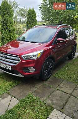 Внедорожник / Кроссовер Ford Escape 2016 в 