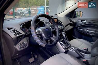 Внедорожник / Кроссовер Ford Escape 2012 в 