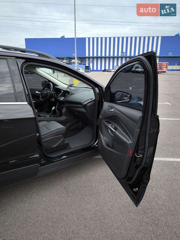 Внедорожник / Кроссовер Ford Escape 2018 в Ровно