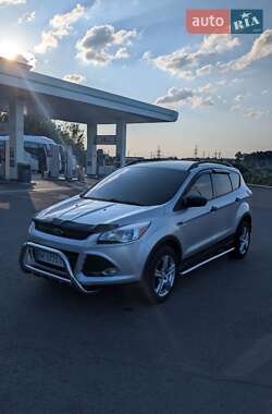 Внедорожник / Кроссовер Ford Escape 2015 в 