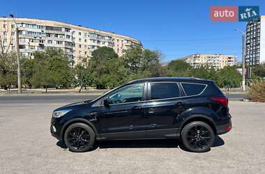 Позашляховик / Кросовер Ford Escape 2019 в 