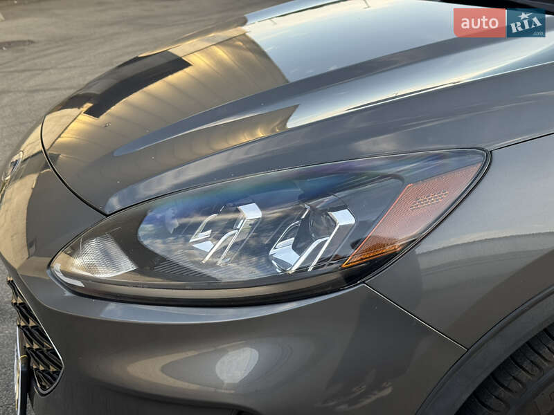 Внедорожник / Кроссовер Ford Escape 2021 в Киеве