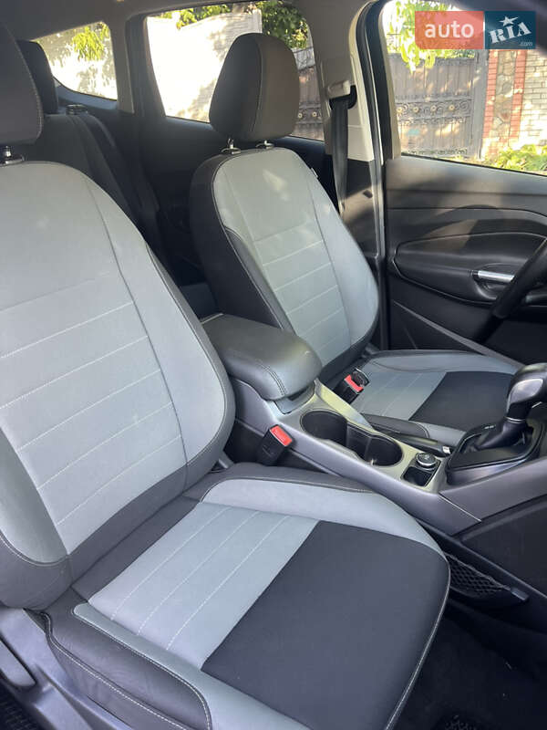 Внедорожник / Кроссовер Ford Escape 2016 в Богодухове