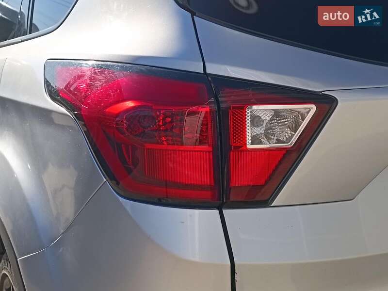 Внедорожник / Кроссовер Ford Escape 2019 в Харькове