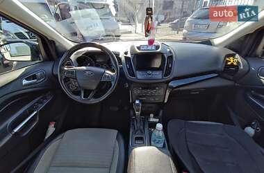 Внедорожник / Кроссовер Ford Escape 2019 в 