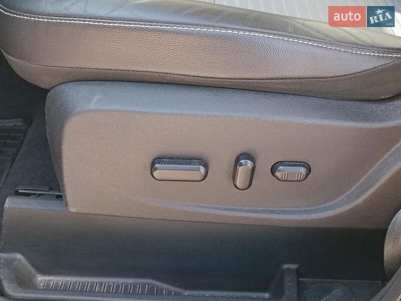 Внедорожник / Кроссовер Ford Escape 2019 в Харькове