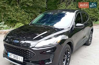 Внедорожник / Кроссовер Ford Escape 2021 в 