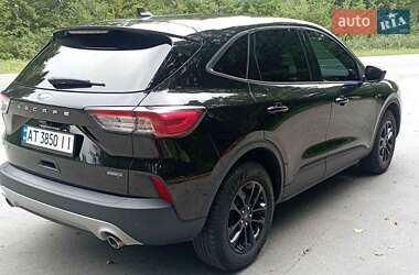 Позашляховик / Кросовер Ford Escape 2020 в 
