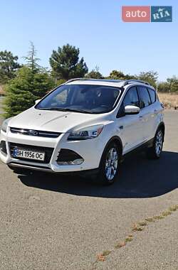 Позашляховик / Кросовер Ford Escape 2015 в 