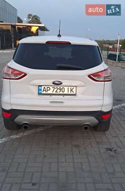 Внедорожник / Кроссовер Ford Escape 2012 в 