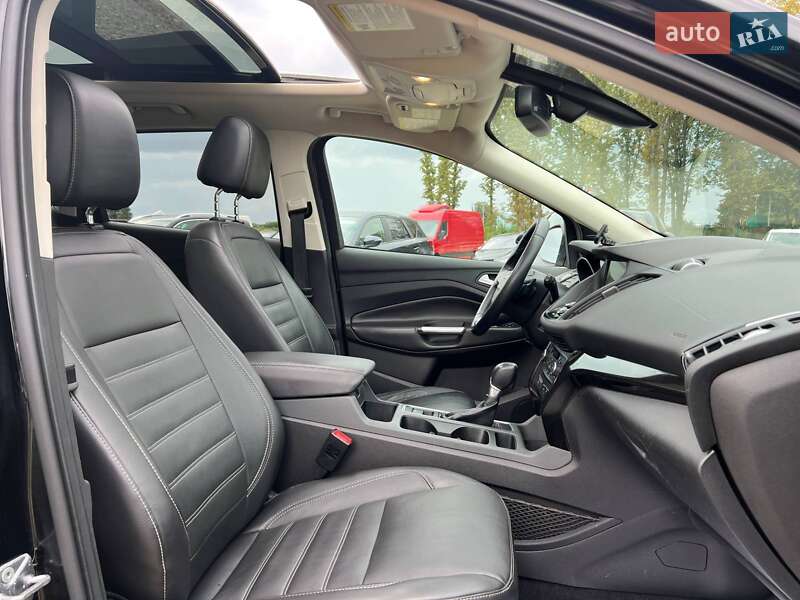 Внедорожник / Кроссовер Ford Escape 2017 в Стрые