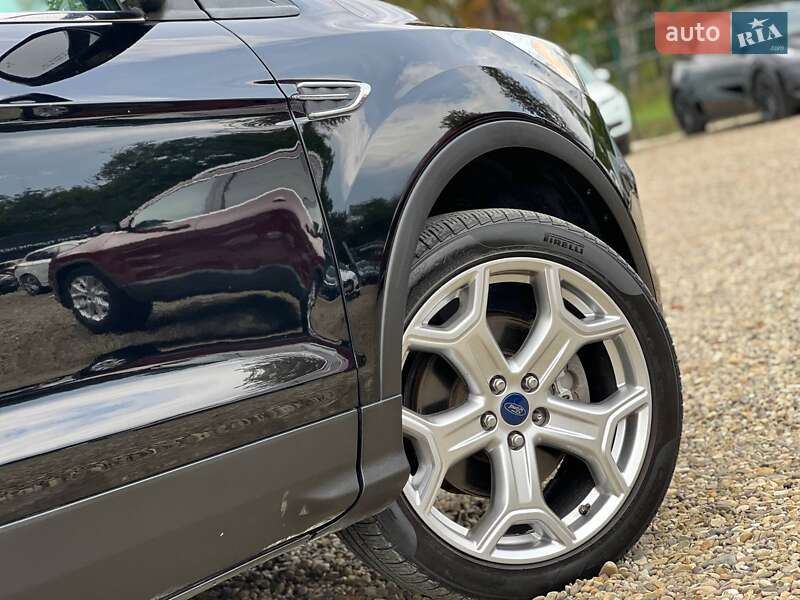 Внедорожник / Кроссовер Ford Escape 2017 в Стрые