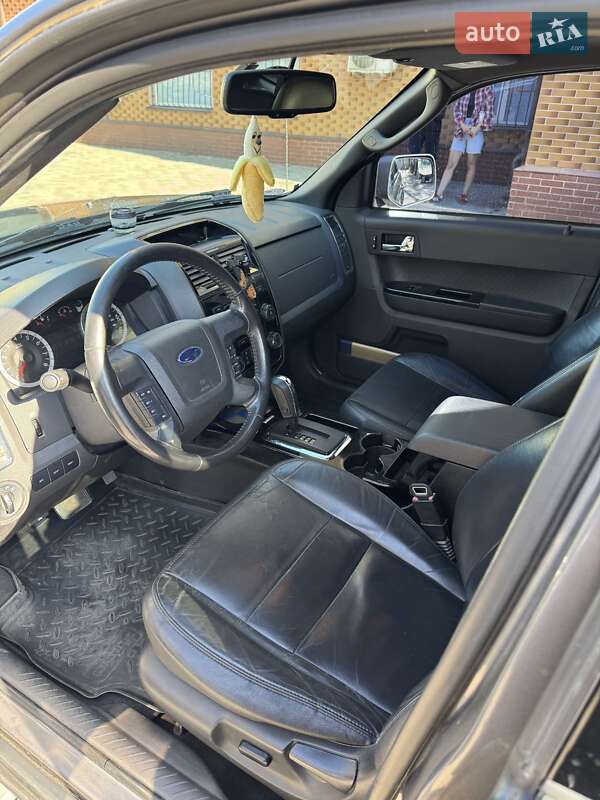 Внедорожник / Кроссовер Ford Escape 2011 в Днепре
