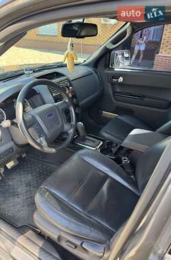 Внедорожник / Кроссовер Ford Escape 2011 в 