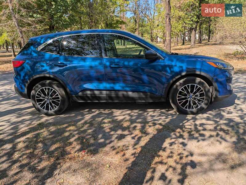 Позашляховик / Кросовер Ford Escape 2022 в Кривому Розі