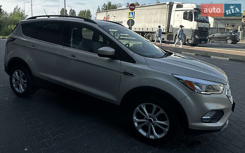 Внедорожник / Кроссовер Ford Escape 2018 в Тернополе