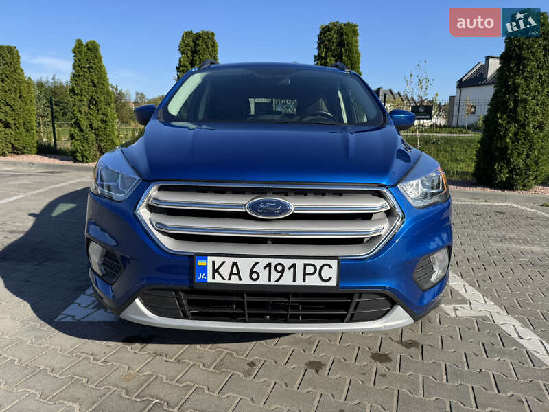 Внедорожник / Кроссовер Ford Escape 2019 в Киеве