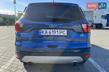 Внедорожник / Кроссовер Ford Escape 2019 в 
