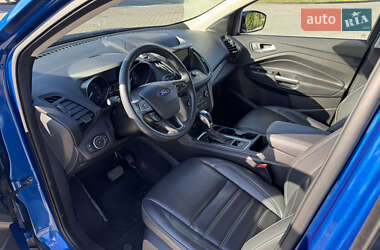 Внедорожник / Кроссовер Ford Escape 2019 в 