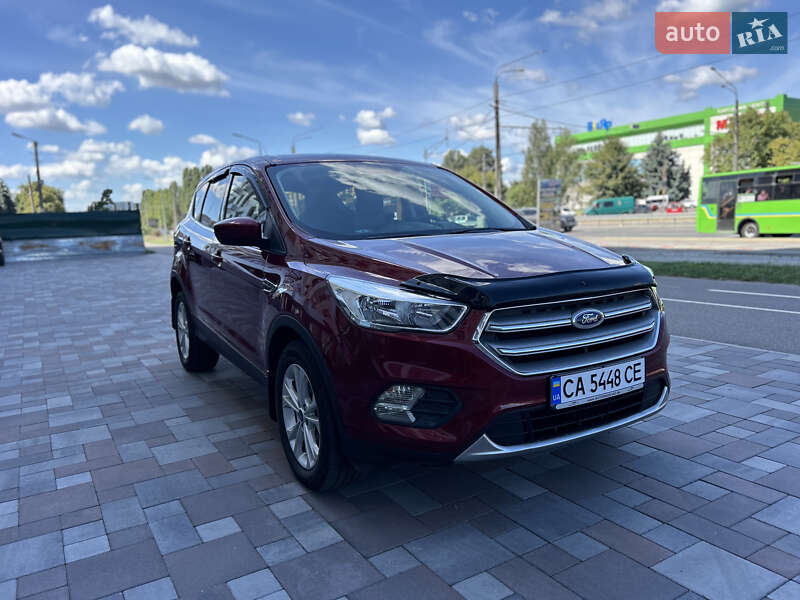 Внедорожник / Кроссовер Ford Escape 2018 в Черкассах