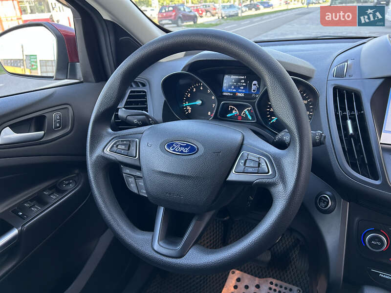 Внедорожник / Кроссовер Ford Escape 2018 в Черкассах