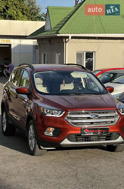 Внедорожник / Кроссовер Ford Escape 2018 в 