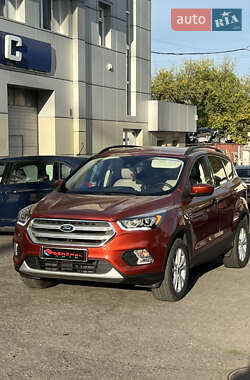 Внедорожник / Кроссовер Ford Escape 2018 в 