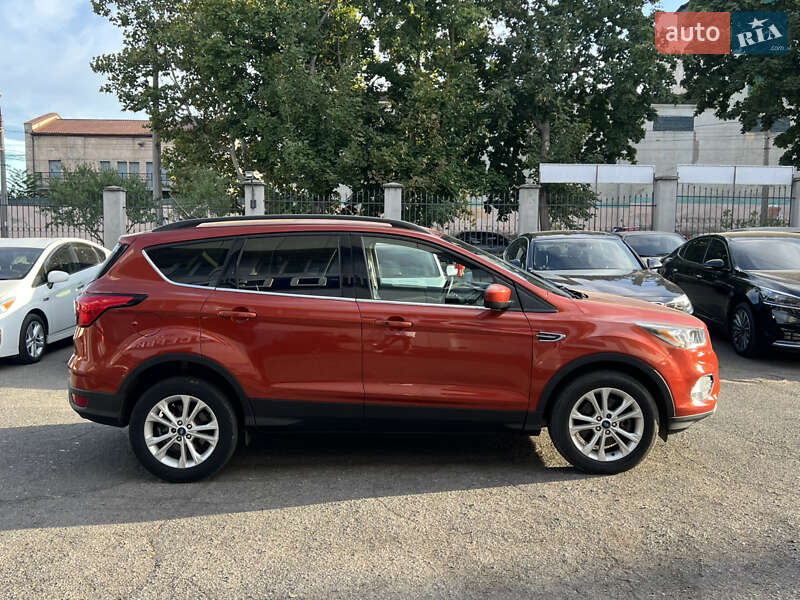 Внедорожник / Кроссовер Ford Escape 2018 в Одессе