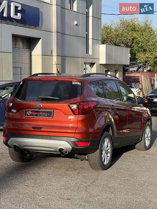 Внедорожник / Кроссовер Ford Escape 2018 в Одессе