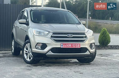 Внедорожник / Кроссовер Ford Escape 2017 в Львове