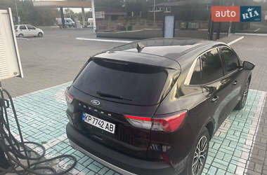 Внедорожник / Кроссовер Ford Escape 2022 в 