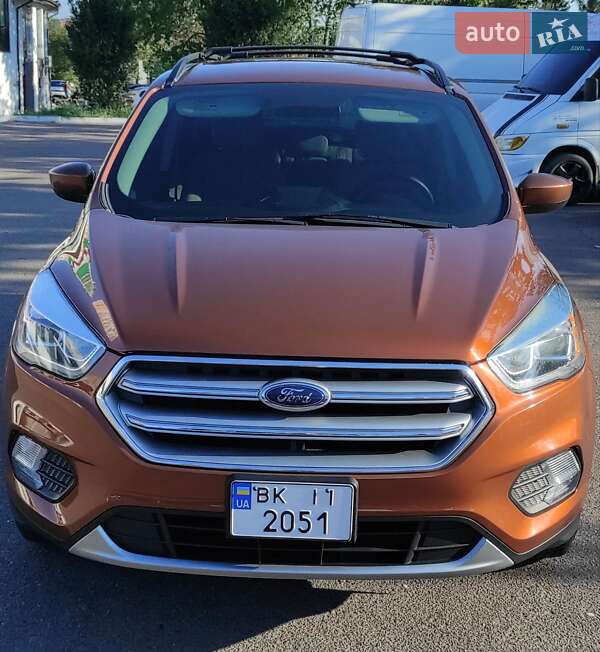 Внедорожник / Кроссовер Ford Escape 2017 в Ровно